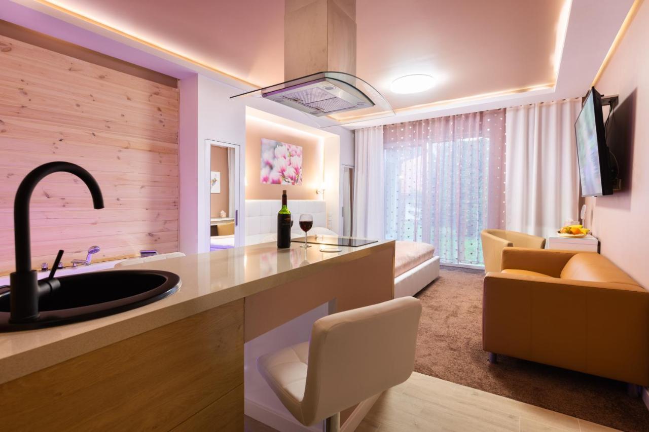 Melody De Luxe Apartment 米哈沃维采 外观 照片
